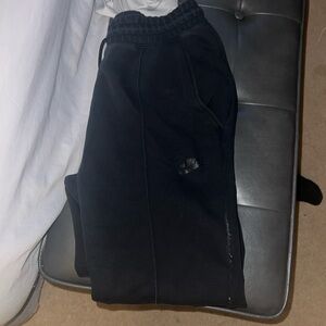 Nike Tec women’s sweatpants
Worn twice
Offers welcome